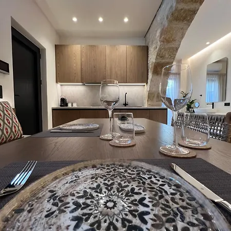 Kaptara Premium Villa, Plunge Pool & Jacuzzis * Koutouloufari