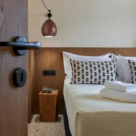 Kaptara Premium Villa, Plunge Pool & Jacuzzis * Koutouloufari